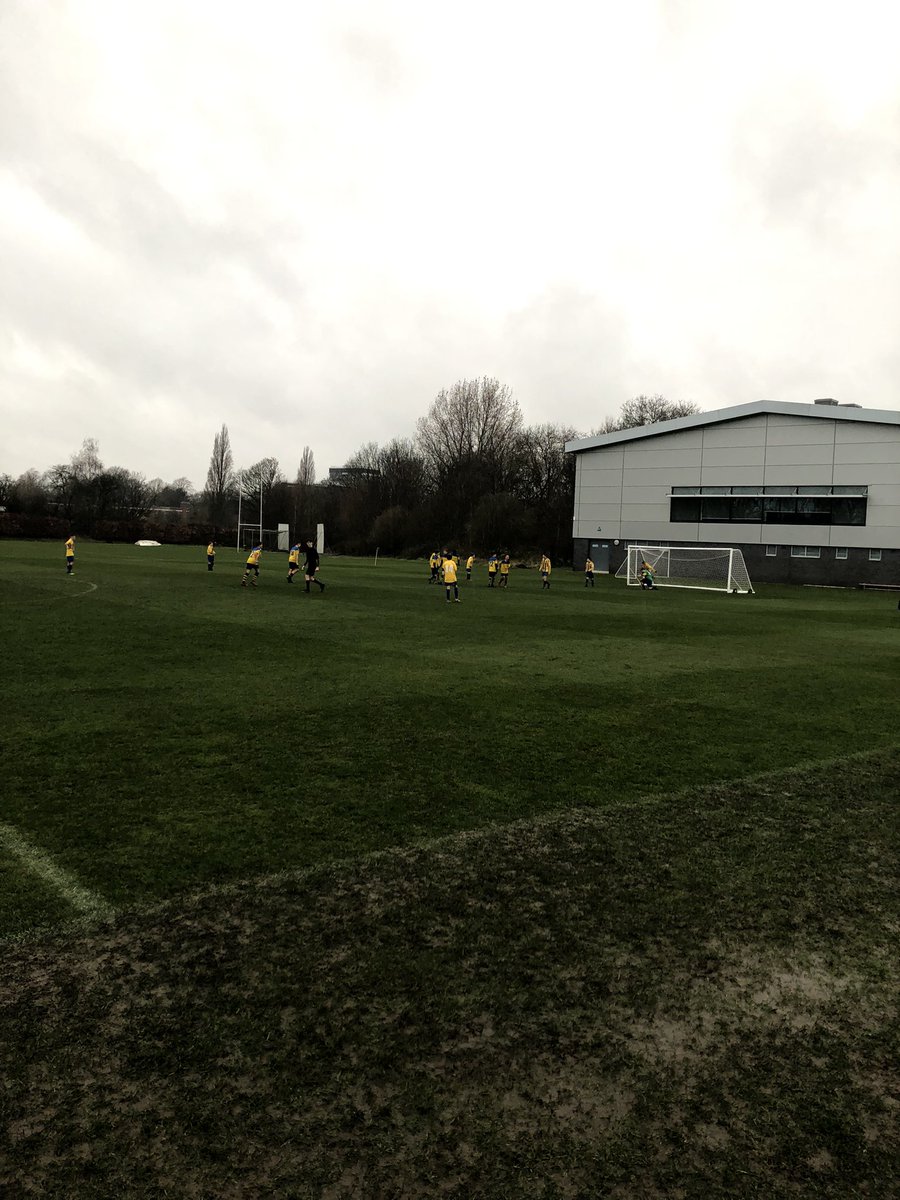 sbcm_pe's tweet photo. Great effort from the U12’s today reaching the semi final of the @MGS_PEandSport  tournament. Played 7 won 6, great effort by all and thanks to Gus and MGS for hosting! ⚽️🔥👍🏻🌨 @StBedesCollege https://t.co/mI5kbBFjBu