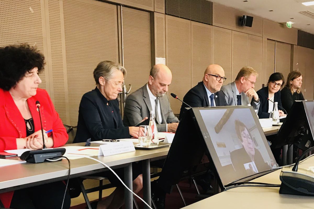 (1/4) <a href="/jmblanquer/">Jean-Michel Blanquer</a>, <a href="/Elisabeth_Borne/">Élisabeth BORNE</a>, <a href="/VidalFrederique/">Frédérique Vidal</a>  ont installé le comité ministériel de pilotage "Enseignement et formation" #France2030 qui précisera les orientations et assurera le pilotage de cet axe du plan. 

📍Détail des annonces en thread 

➕ gouvernement.fr/france-2030-je…