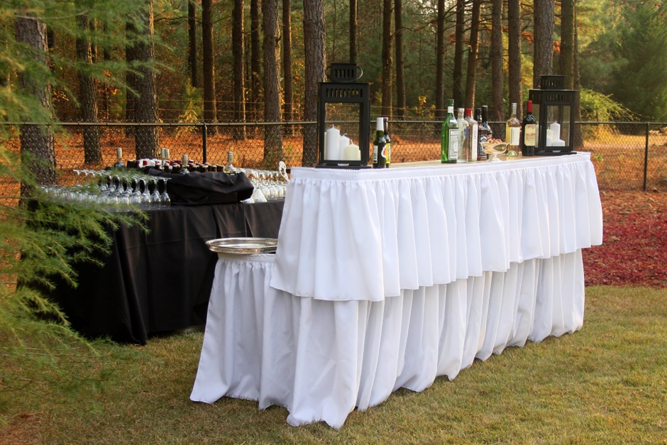 Swanky new bar on order! Be first to book 💜🍸#mobilebar #barhire #WeddingWednesday #weddingideas <a href="/WeddingHour/">#WeddingHour</a> @weddingguideliz <a href="/InStyleWeddings/">InStyle Weddings</a>