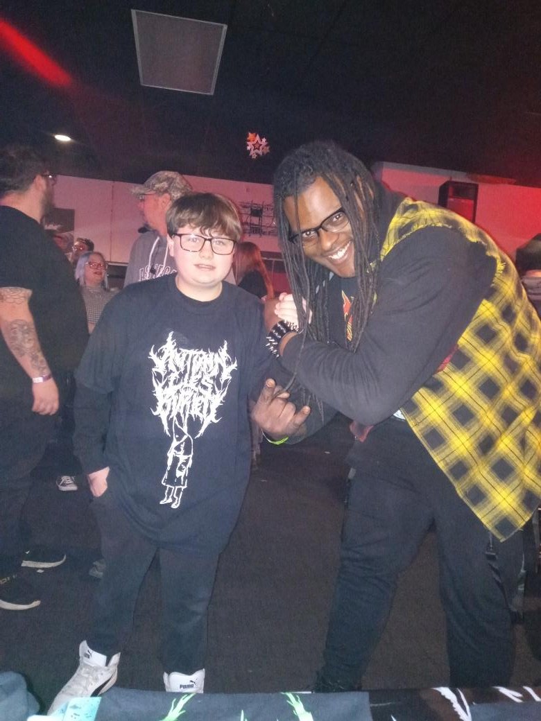 ALBMetal's tweet photo. We do be starting em young out here. 

#KlanBusters 
#DivorceTour #Aristocracy #PraiseTheFall

https://t.co/HRdNovrqG3 https://t.co/5OqbzrJsN2