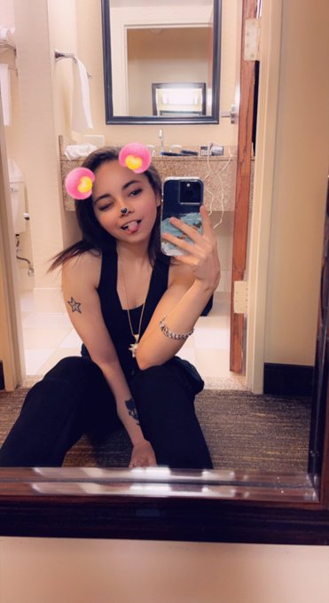 Cutie bear 😘💕 #cutie #FeelingMyself https://t.co/zl6Cj36bAF<a href="/tag/cutie"class="tags">#cutie</a><a href="/tag/feelingmyself"class="tags">#FeelingMyself</a>