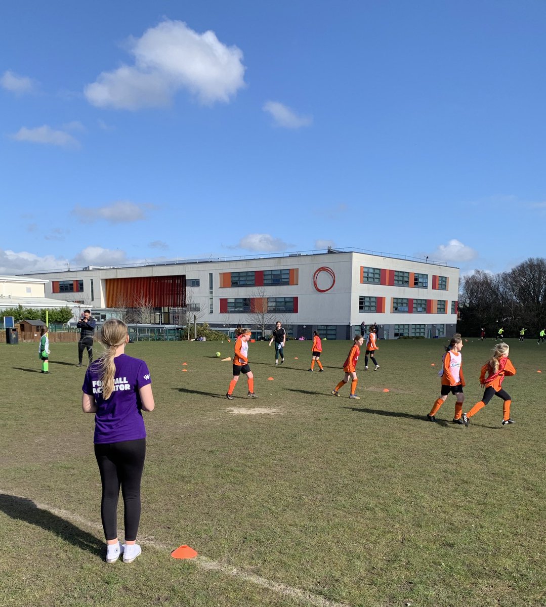 MissPalmerPE's tweet photo. Fantastic #LetGirlsPlay event @OasisMayfield today with 30 primary students from @LJScv @vpsprimary Weston Park Primary. So proud of the Mayfield #GameOn &amp; @ActiveLeadersUK for their enthusiasm and leadership #girlsfootballinschools @YouthSportTrust https://t.co/oRBvzdz2rc