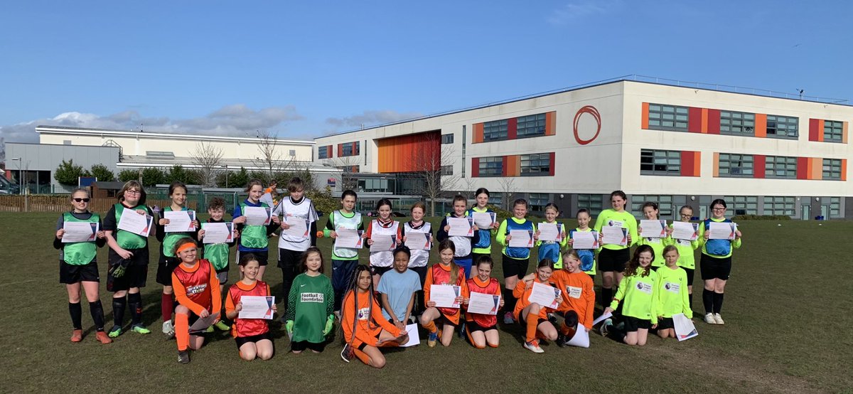 MissPalmerPE's tweet photo. Fantastic #LetGirlsPlay event @OasisMayfield today with 30 primary students from @LJScv @vpsprimary Weston Park Primary. So proud of the Mayfield #GameOn &amp; @ActiveLeadersUK for their enthusiasm and leadership #girlsfootballinschools @YouthSportTrust https://t.co/oRBvzdz2rc