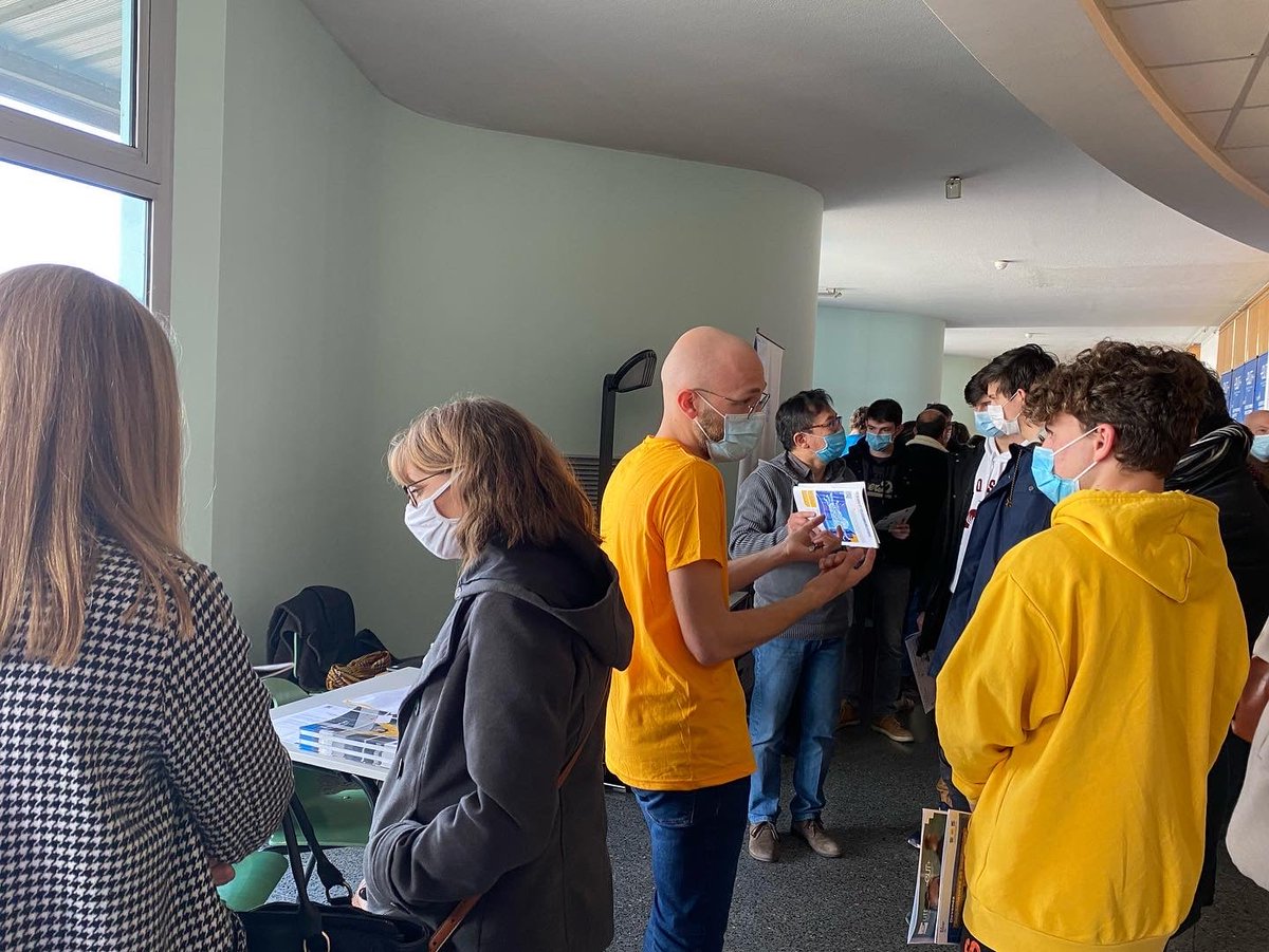 UTTroyes's tweet photo. 📌Pour un retour 100% #présentiel après 2 ans de promotion à distance, la #JPO2022 UTT a été un succès :🔹 + 900 visiteurs🔹 + 240 personnes mobilisées🔹 De nombreux stands et des visites guidées🔹 4 amphis de présentation de l’école
👉https://t.co/ymWgLrkKzn #UTTroyes #MeetUTT https://t.co/R1SWgMPPlZ