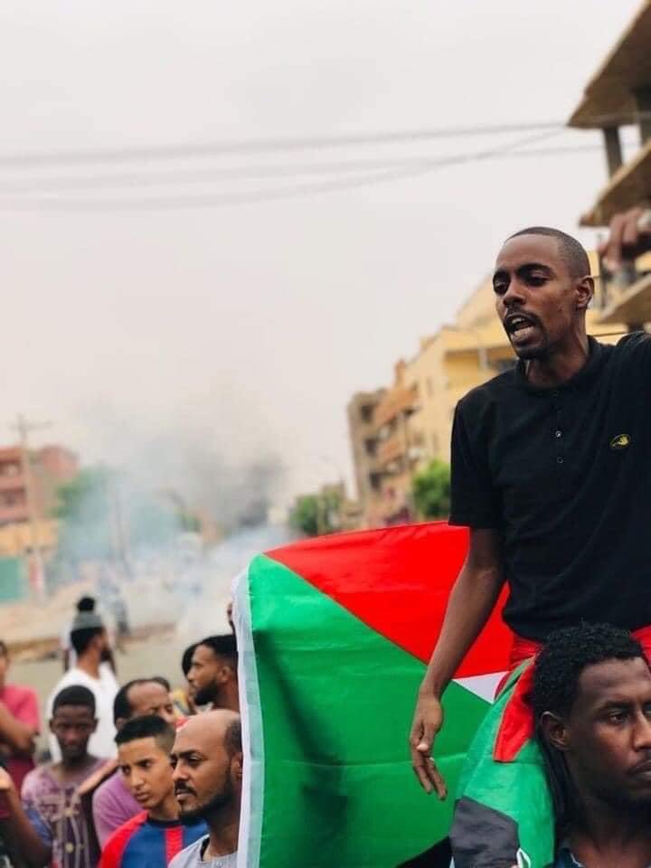 Nmhali's tweet photo. #Mar8March
Yesterday, Mohamed Anwar (Kaka) was hit on the face by a tear gas canister that fractured his jaw.
Speedy recovery!
#SudanCoup
#KeepEyesOnSudan https://t.co/yVOECExJIN