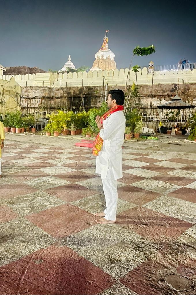 मेरे प्रिय मुंगराबादशाहपुर वासियो आपके हर आदेश को हमने सर आँखों पर रखा है।  कल हमारे इम्तिहान का परिणाम आने वाला है-परमपिता परमेश्वर और माँ विंध्यवासिनी से प्रार्थना करें कि परिणाम कल सकारात्मक रहे।