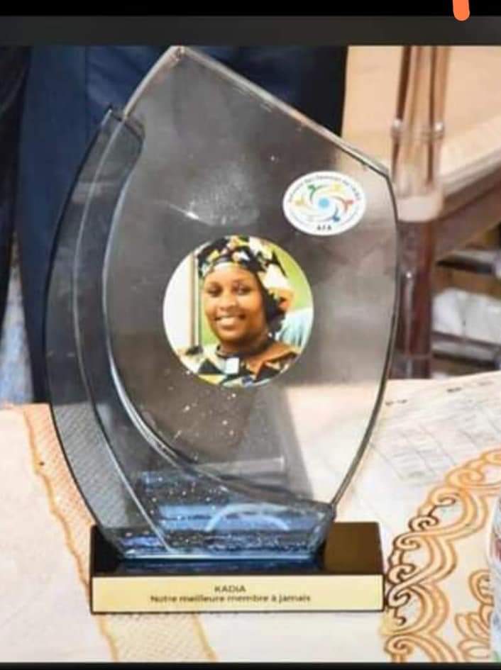 Merci à mon frère #DoudouKa 
Merci aux agents de @aeroportdiass pour ce bel hommage à ma défunte épouse. 
#Kebetu