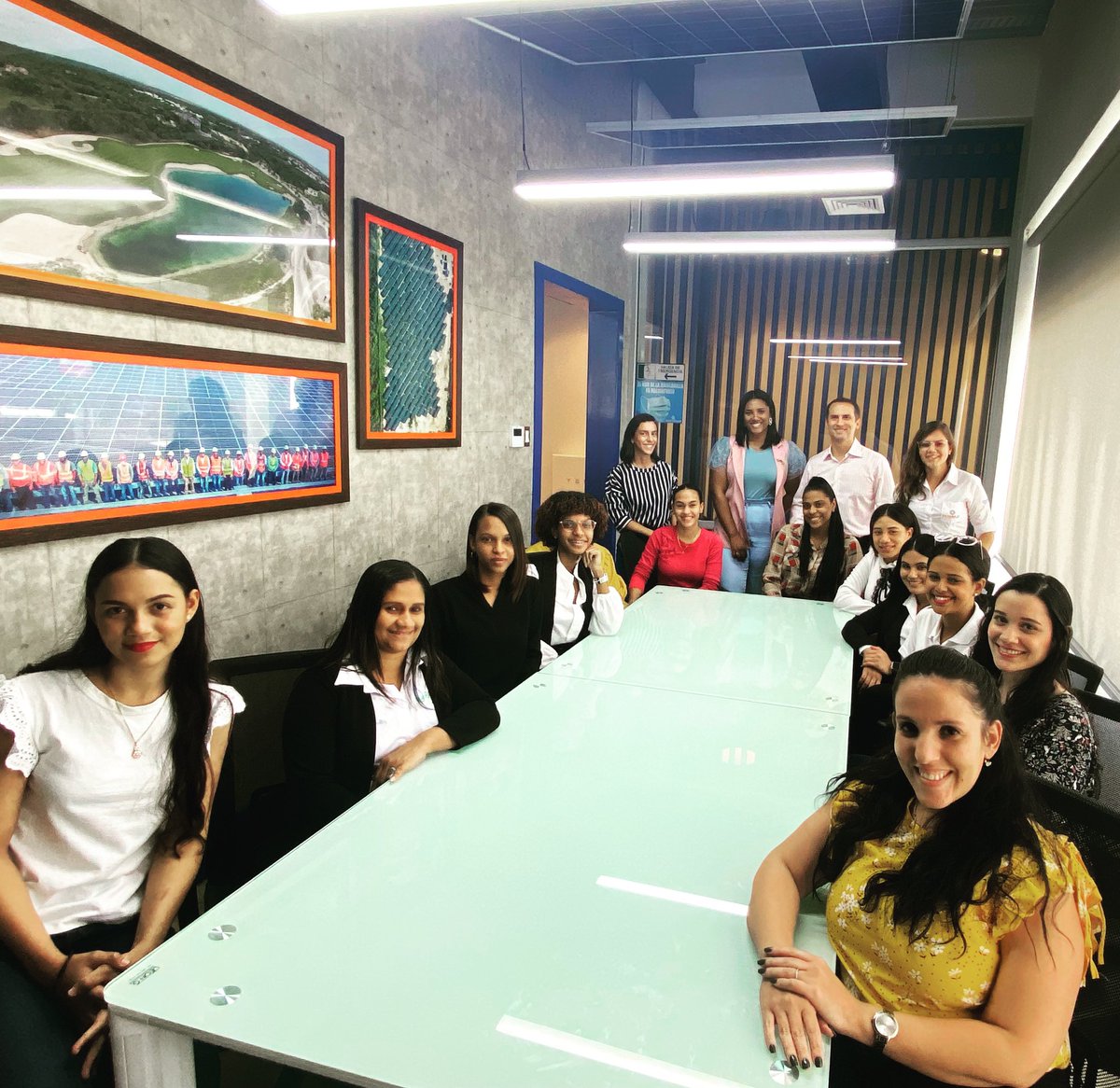 CarlosFGM's tweet photo. Nuestro equipo corporativo , entusiasta , decidido, con mentes brillantes y comprometido para ser el mejor . Gracias 💪 ! #diainternacionaldelamujer #raasgroup https://t.co/5wpqnwGi2r