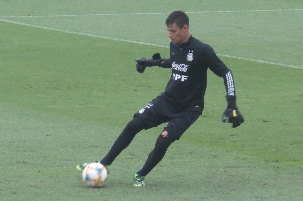 Argentina's tweet photo. #Sub17 ¡La lluvia no detiene la actividad albiceleste! 🌧💪

🇦🇷 El selectivo nacional completó su última sesión de la semana ✔

📝 https://t.co/A8PZgzJXTu https://t.co/butqtGcPxS