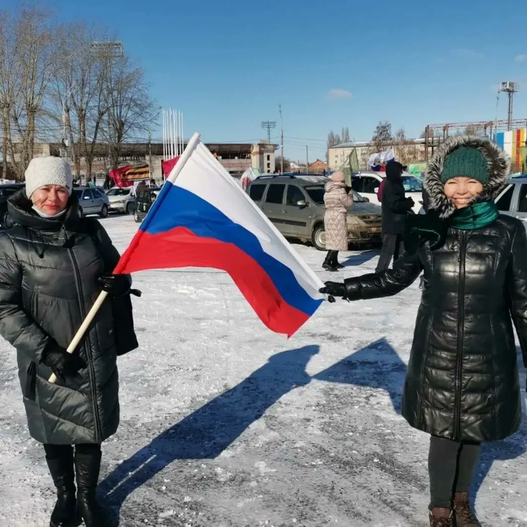 UM_26C_TLT's tweet photo. 6.03.2022г. по решению собрания ветеранских организаций и мотоклуба FANTOMC MC  в #Тольятти прошел автопробег в поддержку  ВС России.  #ЗаРоссию #СвоихНеБросам 🇷🇺 #ЗаПутина https://t.co/abrC4kq0qH
