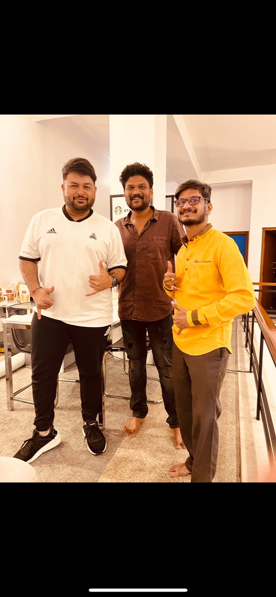 MusicThaman's tweet photo. #MASSSSSSS !!! #SuperstarShining ✨🧿 #SarkaruVaariPaataMusic ▶️🎛🦁 https://t.co/BnT9OicSpK
