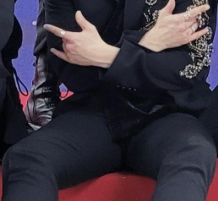 ً (@minh0sthighs) on Twitter photo 