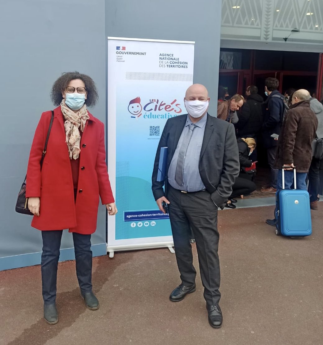 AYADPatrick's tweet photo. «Rencontre nationale des acteurs des Cités éducatives» ce 09/03/22 à Aubervilliers. En ouverture, l’ANCT et le Dgesco, M. GEFFRAY, pour ce beau projet que sont les Cités Éducatives. La CE de Meaux bien représentée par son Chef de file, sa Déléguée au Préfet et son Chef de Projet. https://t.co/ks2lxFzJvW