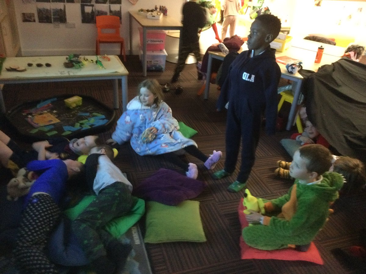 SchoolHillside1's tweet photo. #P3THillside earned their treat and choose to have a pyjama party. They had a great time this afternoon! #soundsofsuccess https://t.co/kxm2E4wXXo
