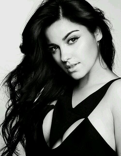 "Los años me han enseñando que hay que disfrutar más el viaje para poder llegar al destino sin adelantar las cosas viviendo toda la experiencia y guardando cada aprendizaje que nos deje el camino" ✨

Feliz cumpleaños <a href="/maiteperroni/">Maite Perroni B.</a> ❤️🎉
dzr.lnk.to/100_MaitePerro…