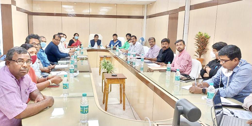 SantanuAity's tweet photo. Review Meeting regarding progress of “ Jal Swapna” Scheme , 
in presence of ,
Sabhadhipati HZP ,DM Hooghly , 
ADM (Dev), ADM ((LR) ,ADM (ZP)
KD (Purta) 
EE (PHE) and other officials of dist administration. https://t.co/l8fHW3Te6A
