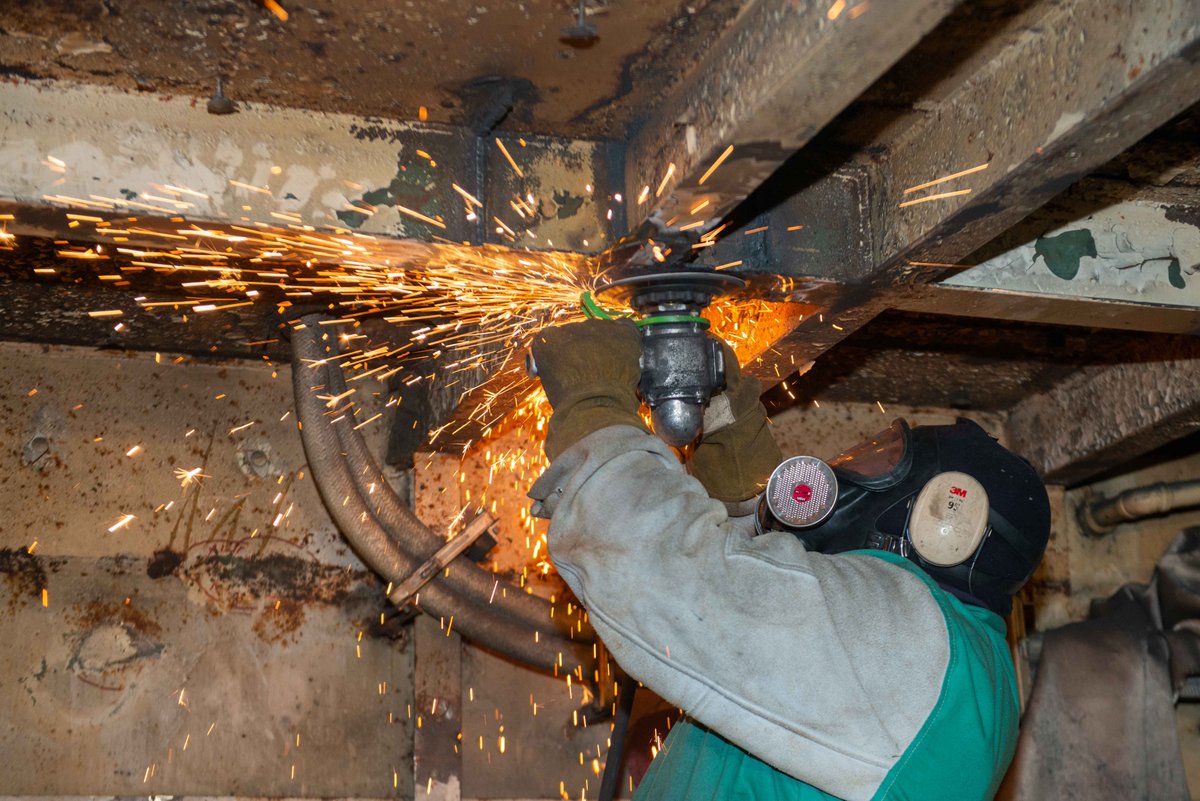 stennis74's tweet photo. We continue the hard work of getting our ship back in the fight! Check out these awesome photos of our Sailors and contractors captured from our media team. #LookAhead #StayAhead https://t.co/nE5guv4XCb