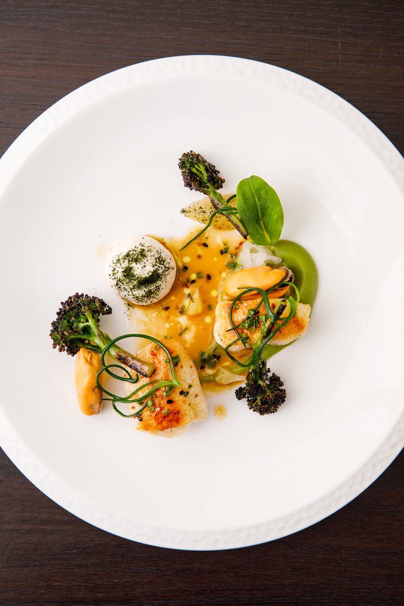 JackSpicerAdams's tweet photo. Shooting some new dishes for @RestaurantAdams today: https://t.co/plrDWpxIld