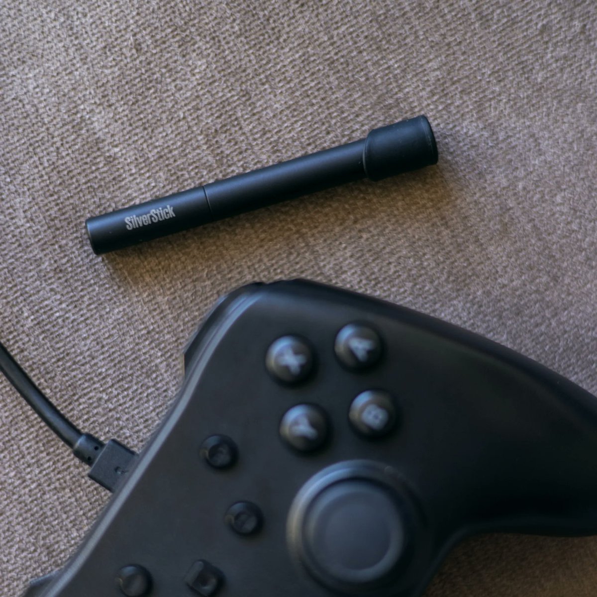 thesilverstick's tweet photo. The SilverStick slim is good for 2-3 draws, just right for your gaming session.

Shop at the link in bio.

#bespoke #pipe #stealth #stealthblack #designboom #artcessory⁠
#contemporarydesign #designporn #designinspo #luxurypipes #pipecollector #artisanpipes #pipeclub https://t.co/qOnxdpC6ad