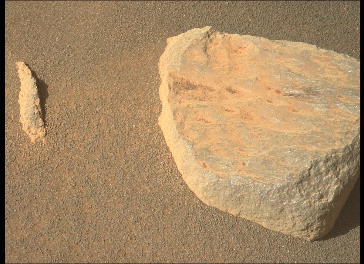 MarsMissionImgs's tweet photo. #PerseveranceRover image taken on #Sol357 at 1:31:20.817 PM with #MastcamZ #Mars #NASA #Space https://t.co/kqdVIKwJ7D