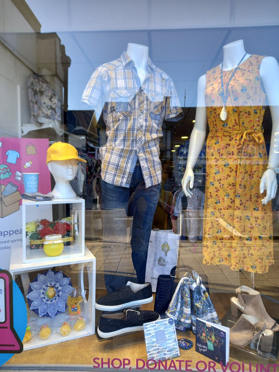 Help us stock our shop! Donate your #preloved clothes, books, shoes, handbags and homeware #stepintospring #cruk #shoplocal
#shoppingsaveslives