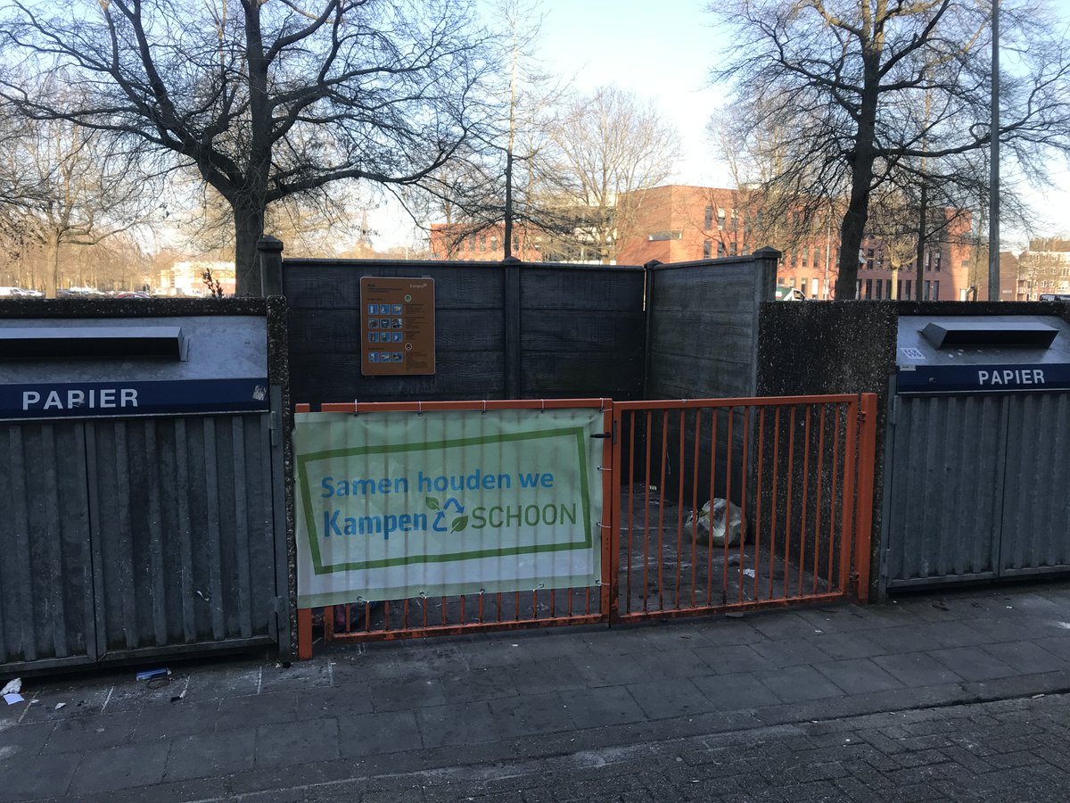 De eerste <a href="/KampenSchoon/">Kampen Schoon</a>  banner hangt in de <a href="/wortmanstraat/">Wortmanstraat</a> .  #Kampenhelden aan de slag. #kampen   Nu de politiekpartijen nog. Welke partijen  zien we de landelijke opschoondag op 19 maart. bij de <a href="/KCantecleer/">Kinderboerderij Cantecleer</a> .