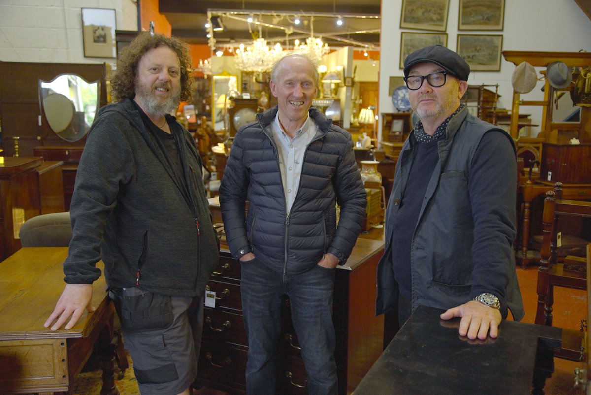 Tonight at 9pm on Quest. The boy's first stop is near Newcastle where they pay a visit to a Graham Smith, an experienced dealer with a great eye for fine antiques.

@DrewPritchard @Teeinavan <a href="/QuestTV/">Quest</a> <a href="/discoveryplusUK/">discovery+ UK</a> <a href="/findbyrebecca/">F I N D by Rebecca Pritchard</a> <a href="/ralphineson/">Ralph Ineson</a>