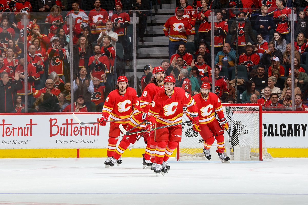 NHLFlames's tweet image. Want to win a pair of tickets to tomorrow's game vs. Tampa?

Of course you do.

Entering is simple: RT this post and reply with who you would bring to the game if you won. 

We'll randomly draw a winner this evening!