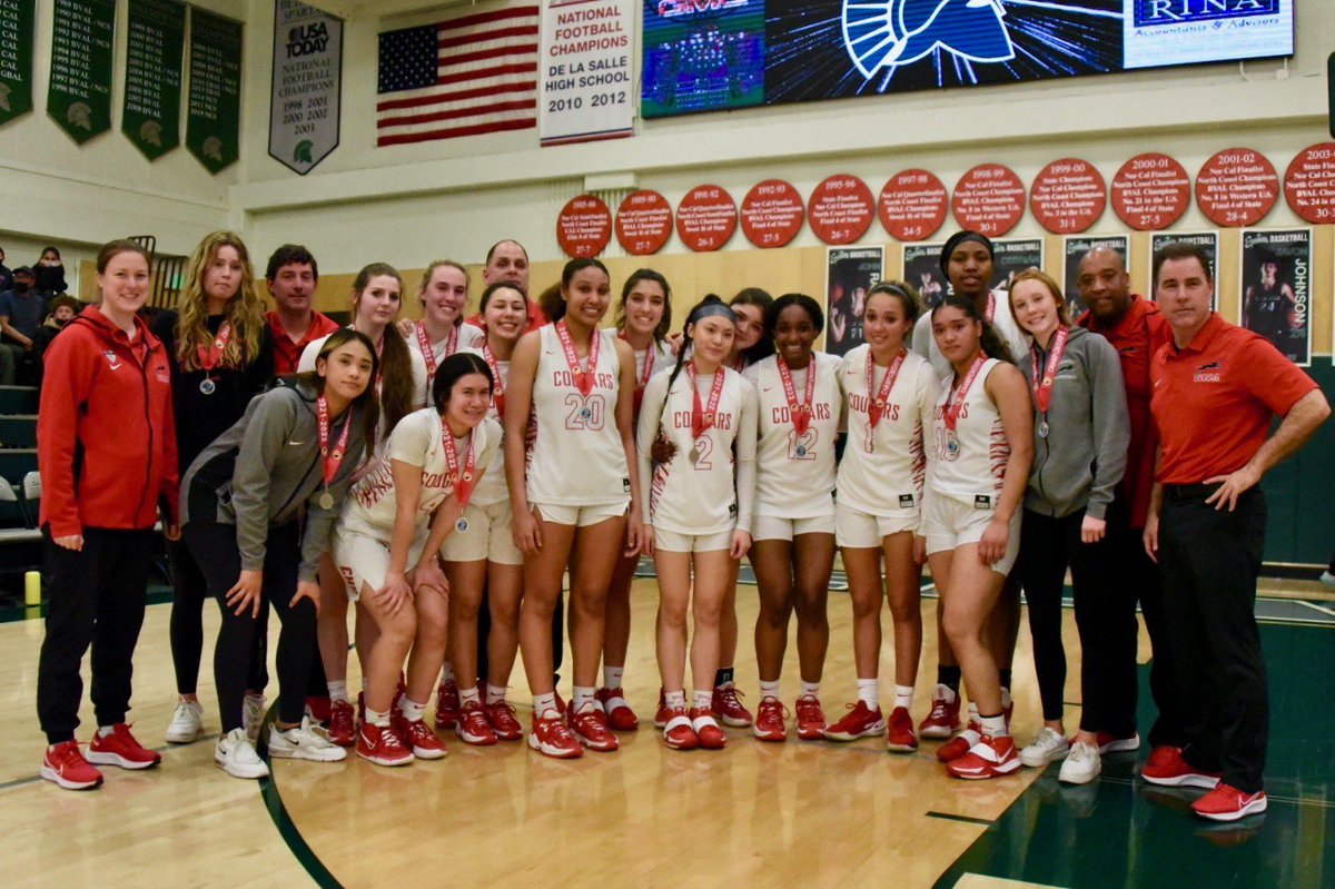 carondelethoops's tweet photo. Thank you to all of our players, fans and athletic support staff for an incredible season. Carondelet Basketball is back! #GoCougars https://t.co/Ems31PStQx