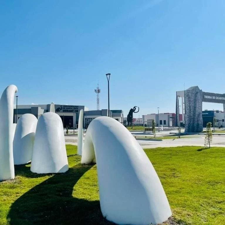 Abre sus puertas el Museo del Mamut Quinametzin donde se exhiben restos de 200 ejemplares de esa especie prehistórica.

Mar a Sáb 10:00 a 17:00 h. Carretera Federal México- Pachuca Km 42.5 Campo Militar No. 37‐D Santa Lucia Base Aérea Militar Zumpango, Edomex

Boletos desde $50.