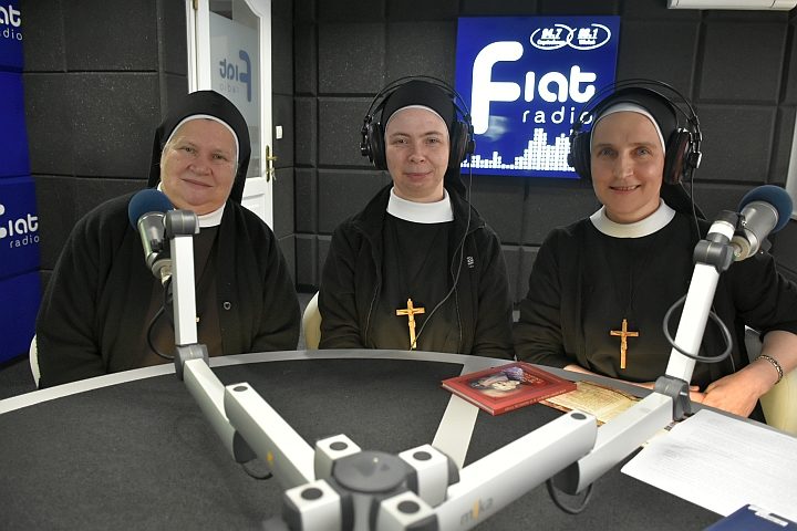 (Józefitki pomagają matkom z Ukrainy) na CZESTOCHOWSKIE24.PL - czestochowskie24.pl/kosciol/jozefi…