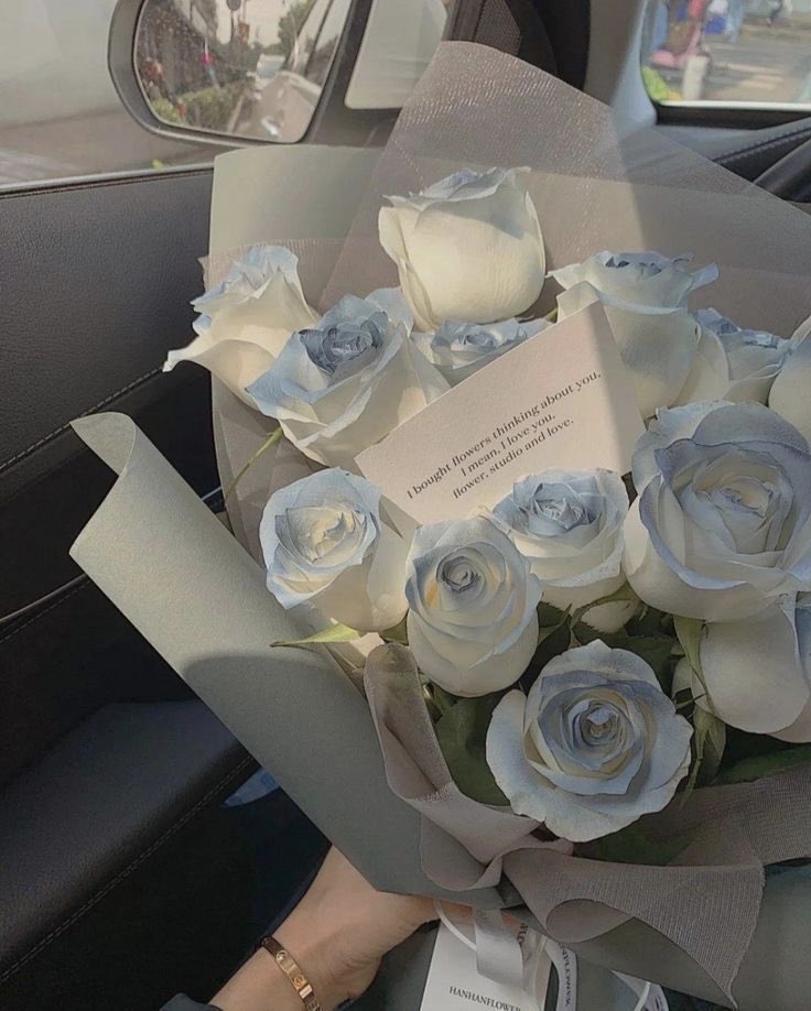 SelectOutfit's tweet photo. dior roses https://t.co/4FqqrjagdM