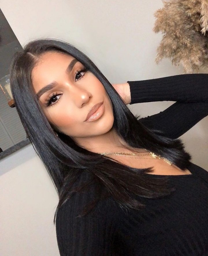 CincoDeMaria's tweet photo. A pretty girl and a honest one. https://t.co/xCbPrbFrJs