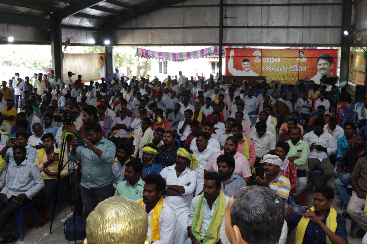 JaiTDP's tweet photo. ముఖ్య అతిథులుగా టిడిపి యస్సీ సెల్ రాష్ట్ర అధ్యక్షులు యం యస్ రాజు,పర్చూరు ఎమ్మెల్యే ఏలూరి సాంబశివరావు
కొండెపి ఎమ్మెల్యే డోల బాలవీరాంజనేయ స్వామి,ఎస్సీ నాయకులు హాజరయ్యారు (2/2) https://t.co/6ruWMq3RMl