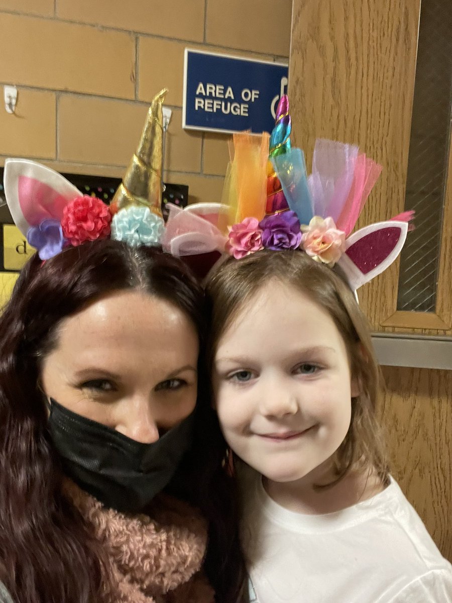 Twinning on this wacky Wednesday! #WackyWednesday #SELweek #tatemtweets #collsedu #collsunion