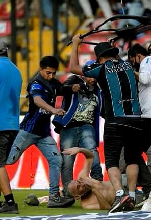 Alex_Gez14's tweet photo. @BitacoraPol @Trafico_ZMG @PoliciaGDL @PabloLemusN Cómo se atreven a decir que son peores? Míra como dejaron a las personas 👇🏻 https://t.co/n7ArIGbZoG