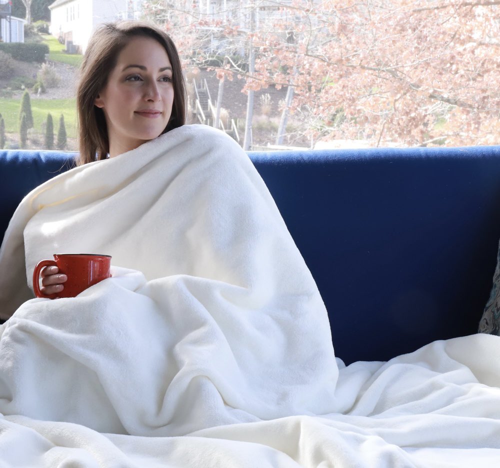 Mywarmee's tweet photo. Super soft and in a variety of colors, our signature heated blanket is a perfect companion to heat you up when it’s cold.
-
-
#Warmee #Mywarmee #cozy #comfy #heated #blanket #heatedblanket #electricalblanket #sleepbetter #smarthome #bettersleep #heatedthrow #Sustainability https://t.co/CWlM6fDhfa