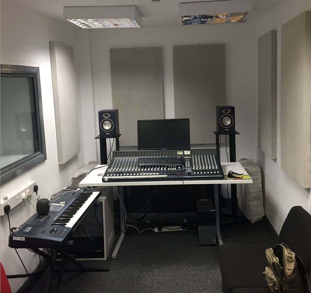 GRASSROOTS <a href="/YouthCardiff/">Cardiff Youth Service / Gwasanaeth Ieuenctid Cdydd</a> music provision is back &amp; now being delivered by Sound Progression. FREE music studio sessions for ages 16-25 - Mon-Fri, 10:00-16:00. Book your slot forms.gle/HNiRLiUpb3x52e… #WinterofWellbeing 
<a href="/GrassrootsCF10/">Grassroots Cardiff</a> <a href="/ArtsActive/">Arts Active</a> @ChildFriendlyC1 <a href="/Arts_Wales/">ArtsWales.com</a>