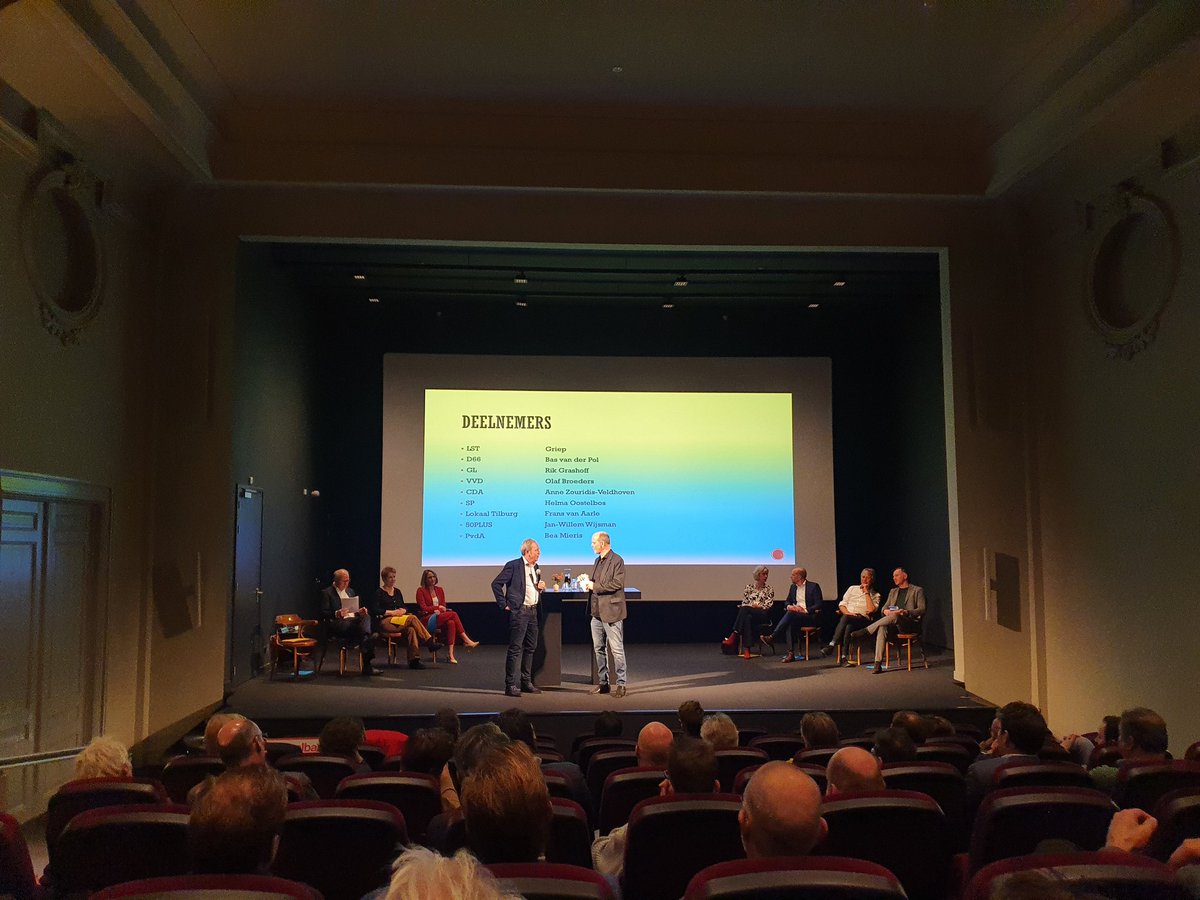 PvanElsacker's tweet image. Wederom @FransvanAarle namens @LokaalTilburg bij het Tilburgse Bouw Sociëteit verkiezingsdebat in @Cinecitta013, als 1 van de 8 grootste partijen.

#inwonerscentraal ook bij nieuwe bouwprojecten!