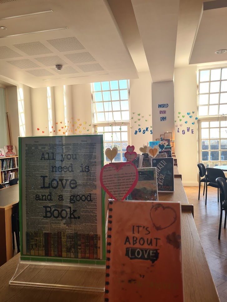 LibraryHbs's tweet image. Our motto @LibraryHBS is &quot;Love Books, Love Reading, Love Yourself!&quot; 📚💕