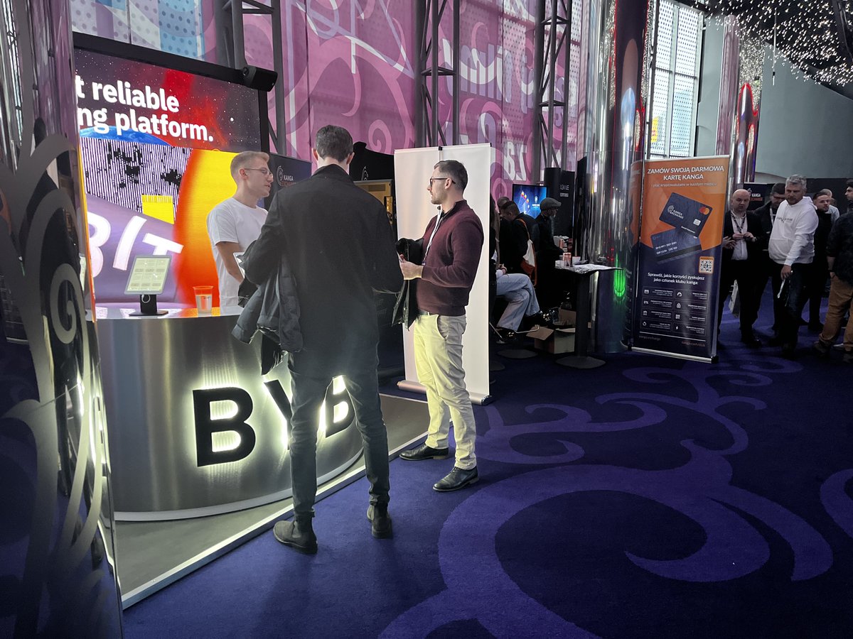 FastlaneSol's tweet photo. Met some folks from @Bybit_Official and @HuobiGlobal at @CryptoExpo22 👀 https://t.co/oT1BzKrgJw