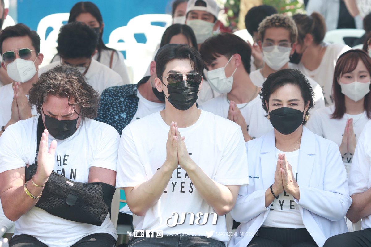 mayaonline2002's tweet photo. ประมวลภาพบรรยากาศในงาน #TheOEBegin ที่น้อน #MewSuppasit นั่งแท่นผู้อำนวยการสร้าง&amp;นักแสดงนำทีมบวงสรวง  #TheOceanEyes พร้อมทัพคนคุณภาพทั้งเบื้องหน้าเบื้องหลัง! ซีรีส์ก็น่าดู โปรดักชั่นก็อลังการ พลาดไม่ได้จริงๆจ้า☺

♾️https://t.co/Up6Z8iv1vJ

#MayaChannel 
#MewSuppasitStudio https://t.co/6EirUwR8Df