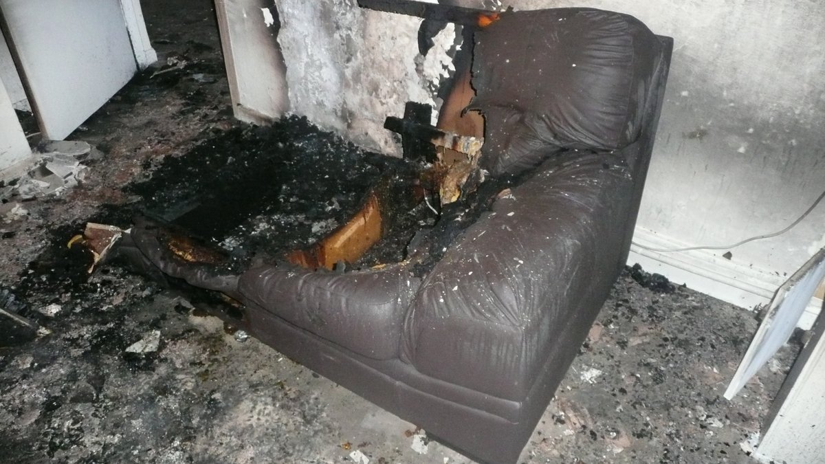 In the last 3️⃣ years we’ve attended 7️⃣2️⃣ fires caused by people smoking at home 🚬

If you or a loved one need support to #NeverQuitQuitting, help is available from <a href="/ASHWalesCymru/">ASH Wales Cymru</a> and <a href="/PublicHealthW/">Public Health Wales</a> 

You could save a life in more ways than one.
#NoSmokingDay 🚭