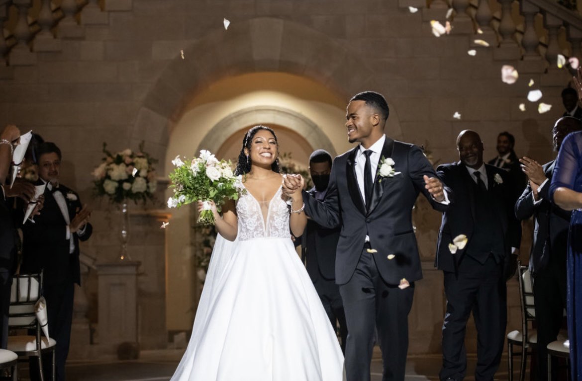 MemorableEvents's tweet photo. Introducing Mrs. &amp; Mrs. Mitchell! https://t.co/pSpKNkjFbM