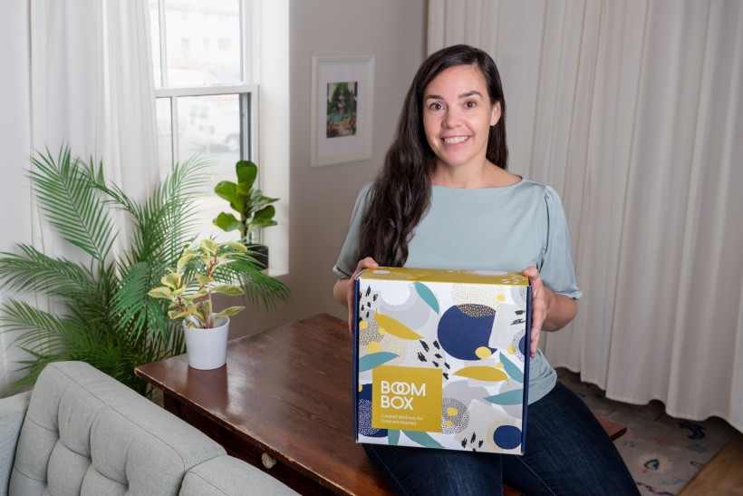 entrevestor's tweet photo. Carolyn Crewe, Halifax-based founder of @GetDuckish , has teamed up with other female business owners to create a Boom Box, aka “a wellness box for Tired A$$ Women in hopes of inspiring women to take a break”.  https://t.co/Pp9f0hJvGd https://t.co/XGNjdu5IOg