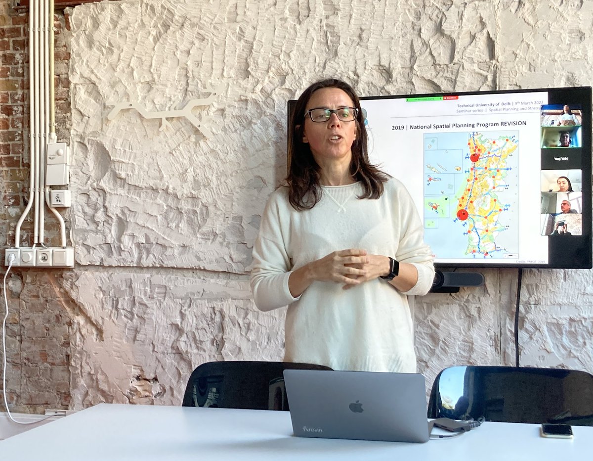 spatialplanning's tweet image. Cristina Cavaco (University of Lisbon) at @spatialplanning seminar discussing the extent of cross-fertlisation between #SpatialPlanning and #EUCohesionPolicy in Portugal, engaging in a debate with the messages from the recent @ESPON_Programme policy brief on that very topic.