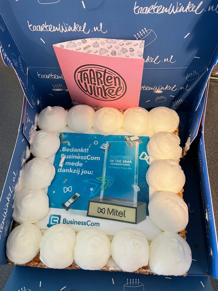 Wij feliciteren <a href="/businessComNL/">BusinessCom</a> met Mitel Partner of the Year International, Top Distribution Partner 2021! Trots dat wij als Business Partner een bijdrage aan hebben kunnen leveren. En de slagroomtaart was heerlijk 😋.
#Mitel #BusinessCom #ZG Telecom #BusinessPartner #taart