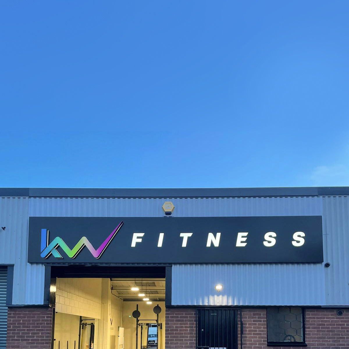 ellissigns's tweet photo. Keep your signage looking fit by using #teamellis πͺποΈ
#signage #signagedesign #fascia #illuminatedsign #gymsignage #gymdesign #gymlife #lettering #bts #rainbowsign #ukfitness #ellissigns #creatinganimage https://t.co/S1iqiGmya2