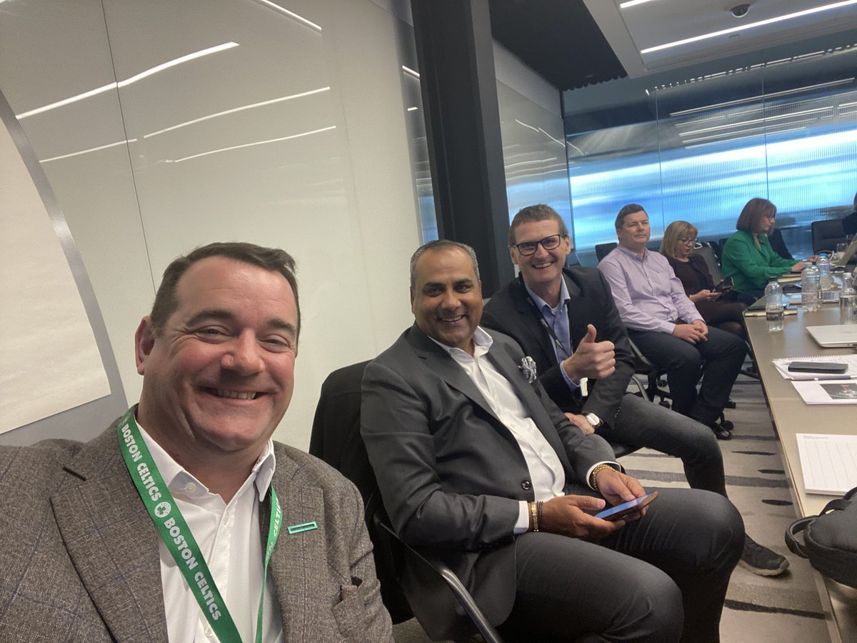 patrick_osborne's tweet photo. So fun to be in London for our HPE Sales Kickoff #UKIMESA ! We are redefining data management with #greenlake https://t.co/JKF4pQwhCX