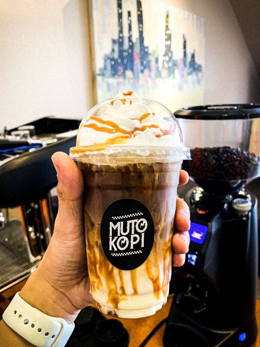 SenawangTV's tweet photo. Kopi Paling Mantul Abad ini ‼️

Waghih yang belum rasa, maghih rasai pengalaman men’gopi yang sebenar di Muto Kopi Seremban.💯 

☕️Signature Muto Kopi
☕️Irish Cream Latte
☕️Caramel Macchiato
☕️Ice Chocolate

📍Muto Kopi Seremban, Plazo S2 Height
⏰11:00 AM - 10:00 PM | Selasa OFF https://t.co/OXguhCRIQD